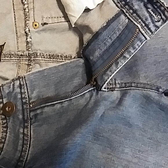 Baccini Bermuda Denim Shorts - Picture 5 of 11